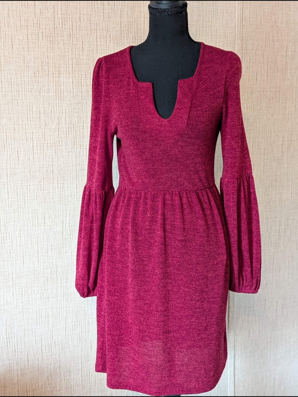Women's Burgundy Flowy Long-Sleeve Notch-Neck Knit Dress